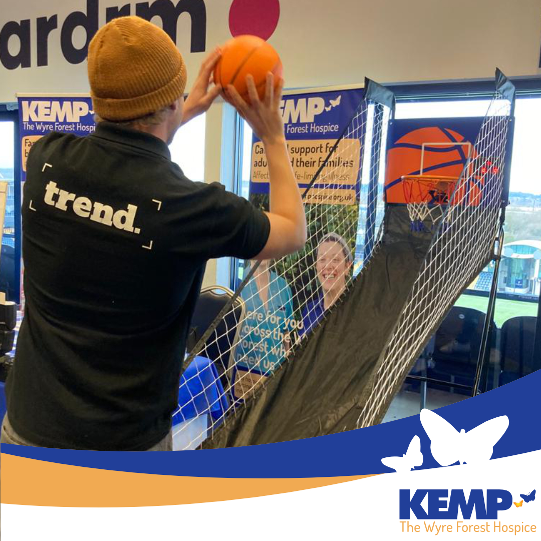 KEMPHospice's tweet photo. We're having a great morning catching up with everyone at @WorcsFOB!  Make sure you stop by and say hi to Jayne &amp; Vicki if you're there and have a go at our basketball challenge! 🏀🦋

@SpringForwardLS @ormerodrutter  @Trend_Visuals @TandR2006

#WorcestershireHour #WorcsFOB https://t.co/qYme7U2v4f