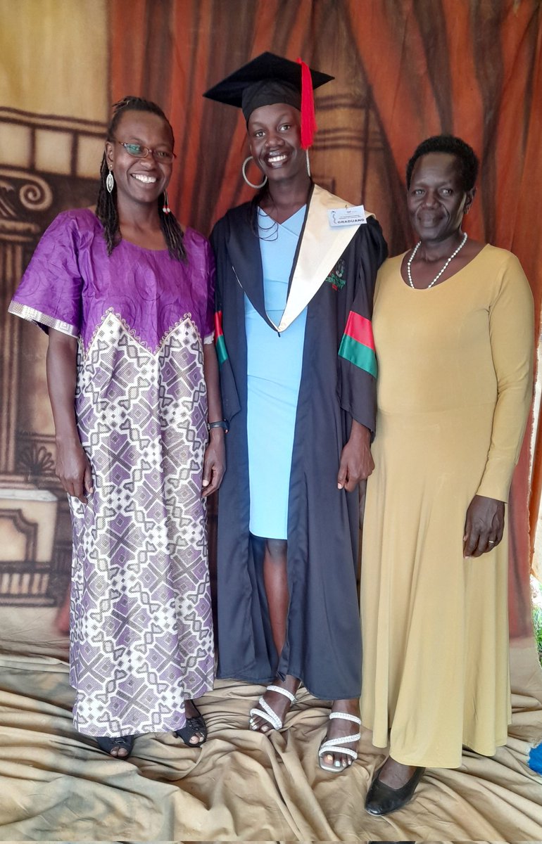KoyokoyoButeme's tweet photo. Emilly's mother and I with our graduate. 🤗😊 I'm happy that I got to witness the pride your mother has in you @lekuru_emilly 🥰

Congratulations Emilly!!! I'm also so proud of you! ☺️ https://t.co/xf1rWeycXu