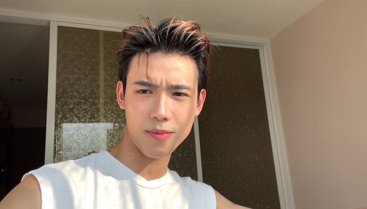SonrisaOfficial's tweet photo. 📢 Highlights ของ "Fitting Day before Trip" มาแล้วค่ะทุกคน 

จิ้มลิงค์ 👉 https://t.co/SH4My1brpV

รอติดตาม vlog เต็มๆได้ในช่อง YouTube: RAVIS DIARY ได้เลยนะคะ
#sonravisut #ซันรวิสุต
#petchriot #ด้อมนมปั่น https://t.co/Ponan6kXmn