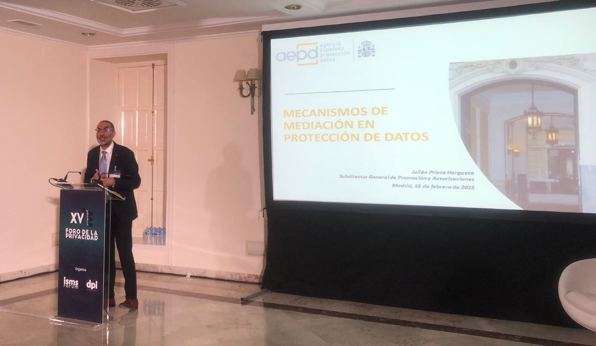 HACKER_CAR's tweet photo. “Somos uno de los países que no tiene implantada la MEDIACIÓN como mecanismo en el fortalecimiento de la protección de #datos”, destaca Julián Prieto, de la @AEPD_ES
#Forodpi15 @ismsForum #privacidad https://t.co/Ws2kmOaU5r