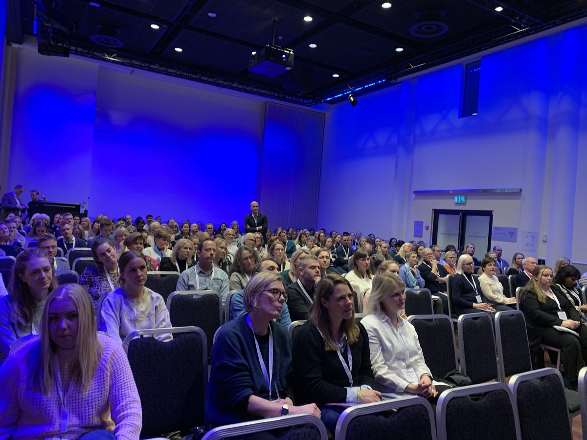 6. nasjonale konferanse om hjertet og hjernen er åpnet på #OsloKongressenter med akuttbehandling i første sesjon <a href="/marenrhov/">Maren Ranhoff Hov</a> @Luftambulansen Rune Wiseth <a href="/NTNUhelse/">NTNU medisin og helse</a> <a href="/mariacarlsson71/">Maria Carlsson</a> Christian Lund <a href="/Oslounivsykehus/">Oslounivsykehus</a> #hjertetoghjernen <a href="/ResearchNeurOUS/">Neurology Research - Oslo University Hospital</a> <a href="/LhlOslo/">LHL Hjerneslag Oslo og Akershus</a>  <a href="/VisitOSLO/">VisitOSLO</a> @