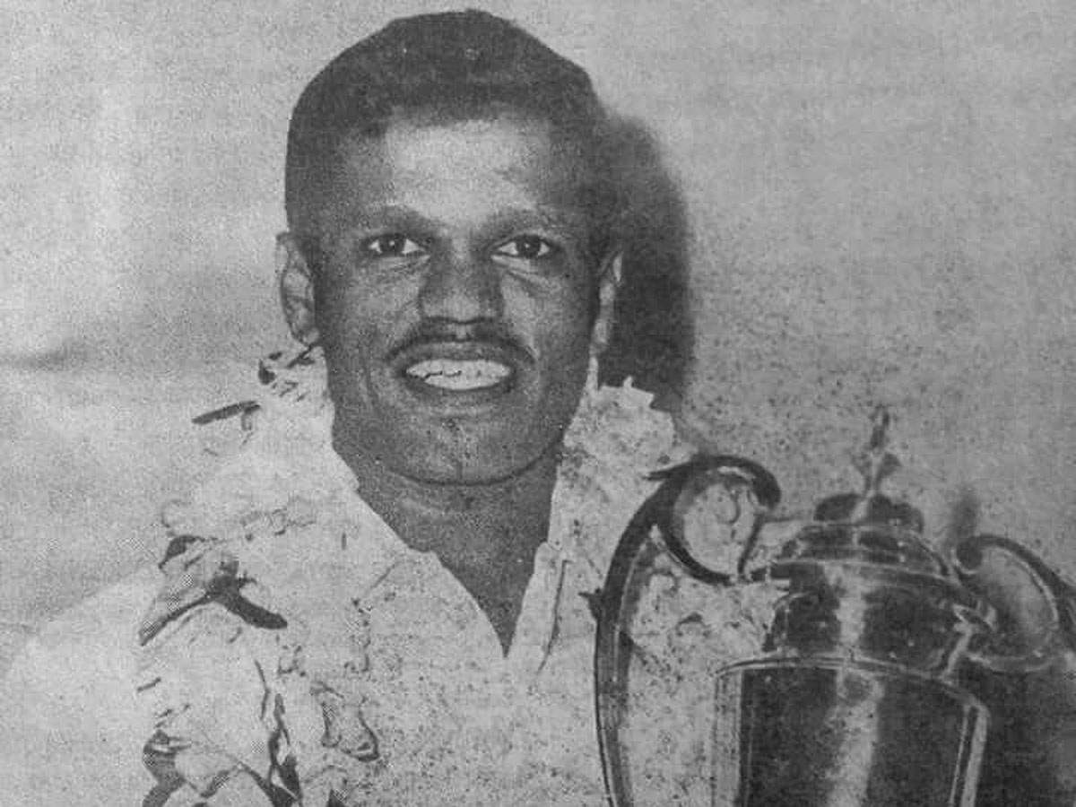 90ndstoppage's tweet photo. 🥇 1962 Asian Games Gold Medallist
🥈 1959 Merdeka Cup Runner-Up
🎖️ 1962 Arjuna Award
🏆 3x Santosh Trophy, IFA Shield 
⚽ 10 Int'l career goals in 27 apps

One of the greatest strikers of Indian Football, Tulsidas Balaram has passed away 🙏🕊️ 

#IndianFootball https://t.co/ihO7HGx0Ja