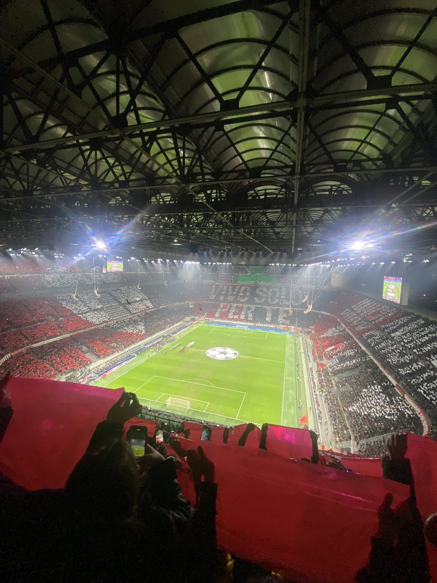 Seppe_VA's tweet photo. Milaan - Tottenham 2023 🖤❤️ https://t.co/5GFKJWGiDE