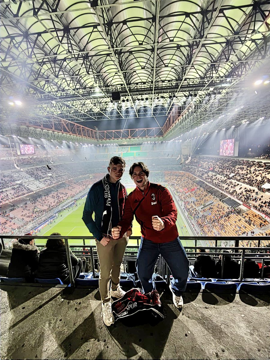 Seppe_VA's tweet photo. Milaan - Tottenham 2023 🖤❤️ https://t.co/5GFKJWGiDE