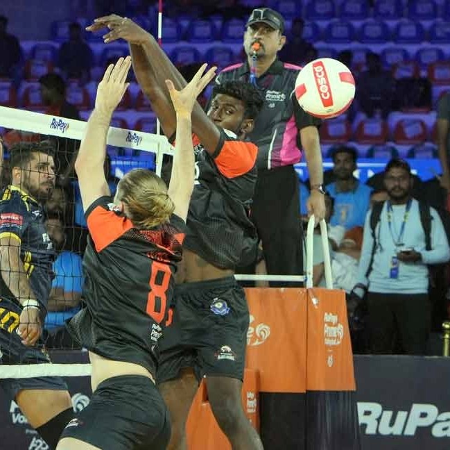 Pro Volleyball League: Hyderabad Black Hawks pick gritty win over Kochi Blue Spikers to begin home leg

visit - avrpay.news

#ProVolleyballLeague #HyderabadBlackHawks #win #KochiBlueSpikers #Volleyball #avrpay #avrpaynews