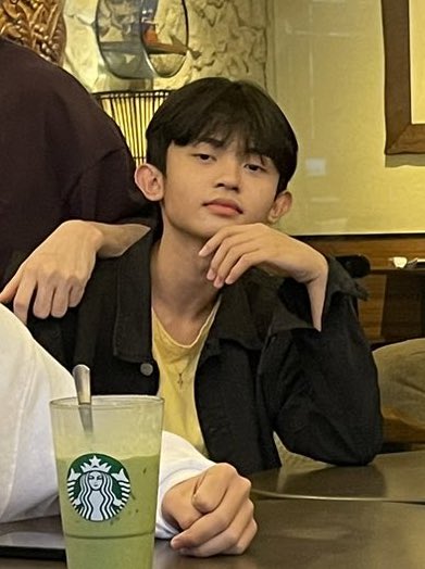 FRAPPRINCE's tweet photo. HES SO COOL ?!?!?11??!(: https://t.co/NFA33Ukku0