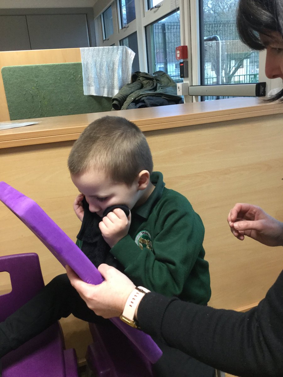 YsgolBrynDerw17's tweet photo. Class Du have also been developing their independent living skills by using their new ILS kits to use a flannel and clean their face after lunch. Da iawn pawb! #DevelopingIndependence https://t.co/1wGBdUYMD0