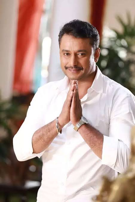 SanthoshAnand15's tweet photo. Happy Birthday @dasadarshan sir👍
Have a Fantastic year ahead ! #Kaatera looks 🔥 @TharunSudhir 🙌 https://t.co/tgfqNVgS3A