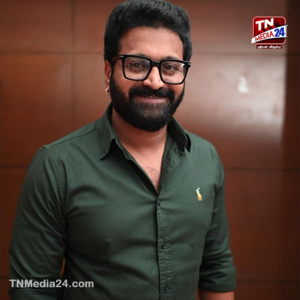 thamizhtheyam_'s tweet photo. "காந்தாரா" ரிஷப் ஷெட்டிக்கு ‘தாதா சாகேப் பால்கே’ விருது!
https://t.co/KqFLIqBm1F
#சினிமா #சினிமாசெய்தி #காந்தாரா #ரிஷப் #ஷெட்டி #தாதாசாகேப்பால்கே #Cinema #CinemaNews #Gandhara #Kantara #RishabShetti #dadaSahebPhalke #Tamil #TamilNews #tnmedia #tnmedia24 https://t.co/Rf8mwnqDBn