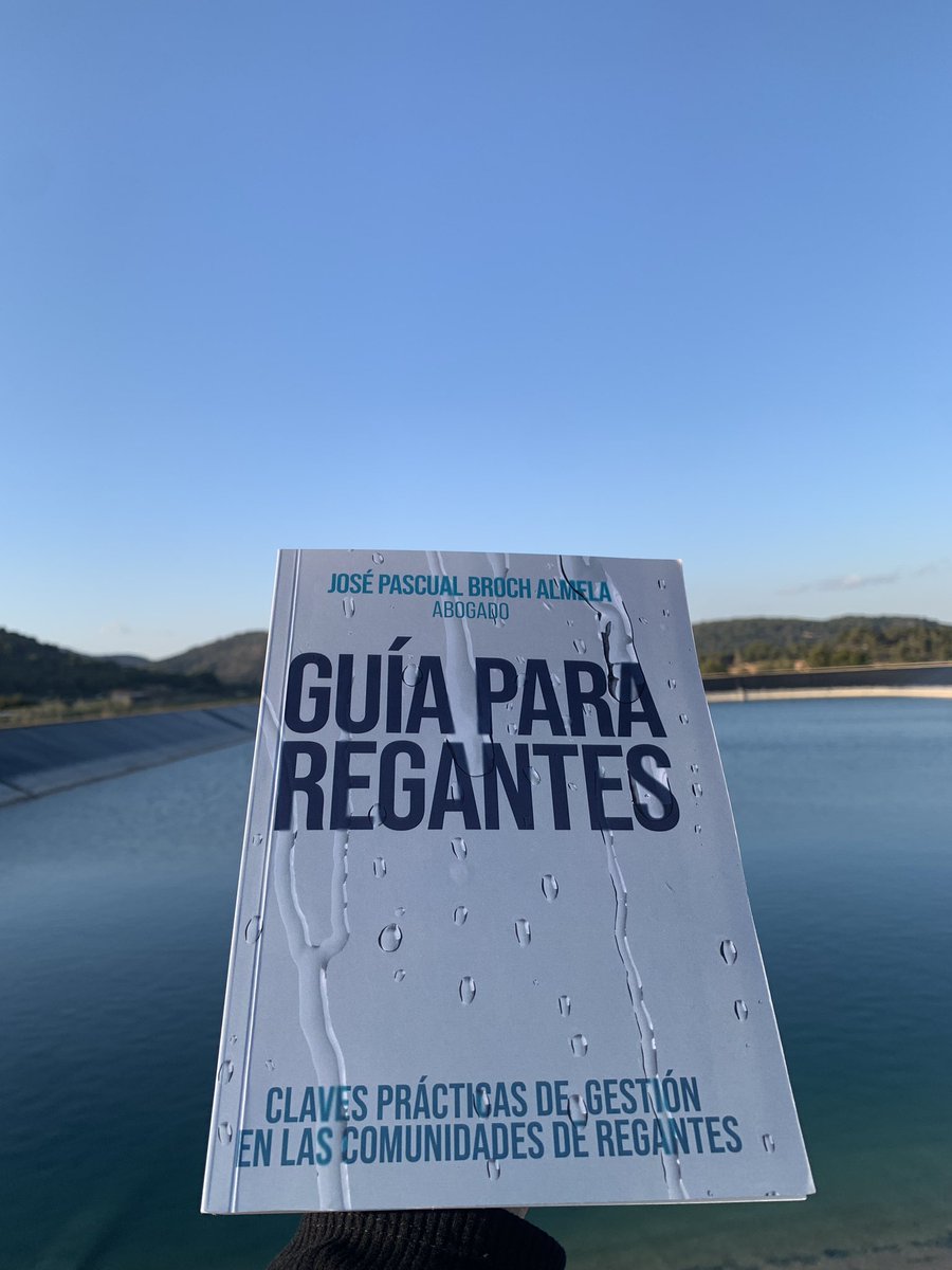 Regcota220's tweet photo. Des de la Comunitat de Regants Cota 220 volem donar l’enhorabona al nostre assessor i company, José Pascual Broch, per la gran tasca narrada al seu llibre “GUÍA PARA REGANTES “ i la seua lluita en defensa del regadiu. 

#endavantregadiu https://t.co/TDNbvyfDzO