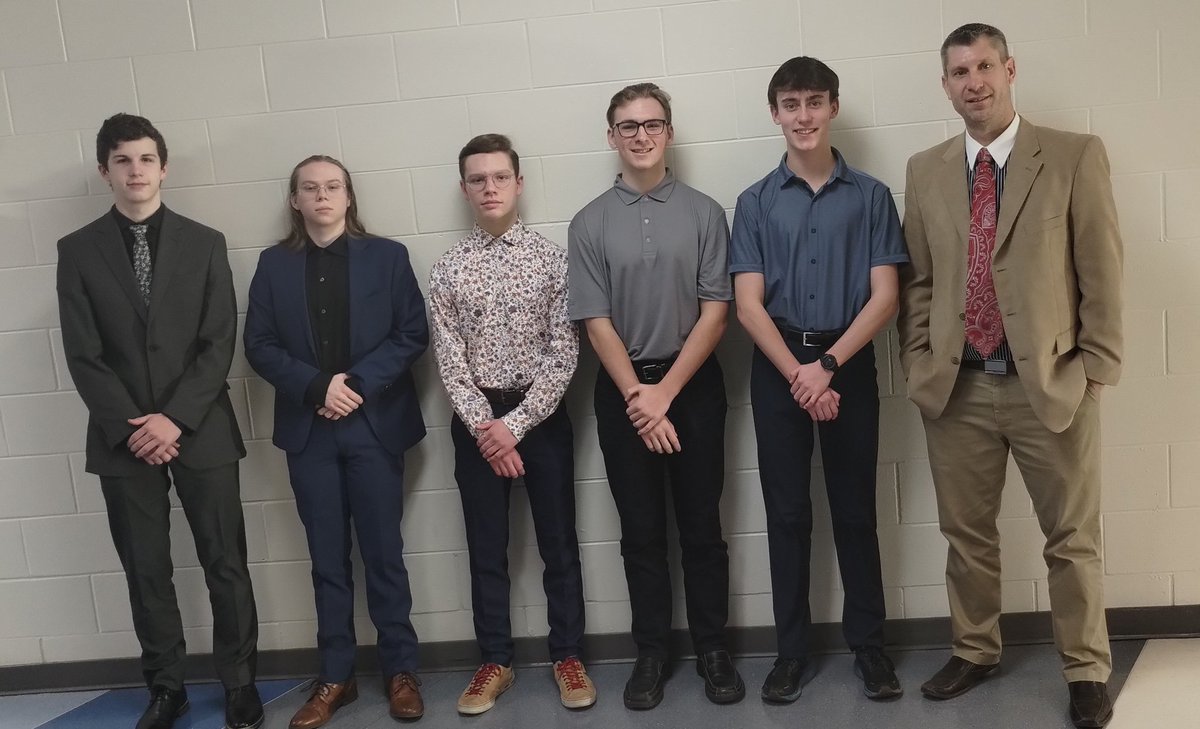 langeb75's tweet photo. Cyber security professionals looking amazing on our Professional Dress Professional Attitude day. #glcshs @glbluedevils #gogulllake https://t.co/kORBpF41Sa