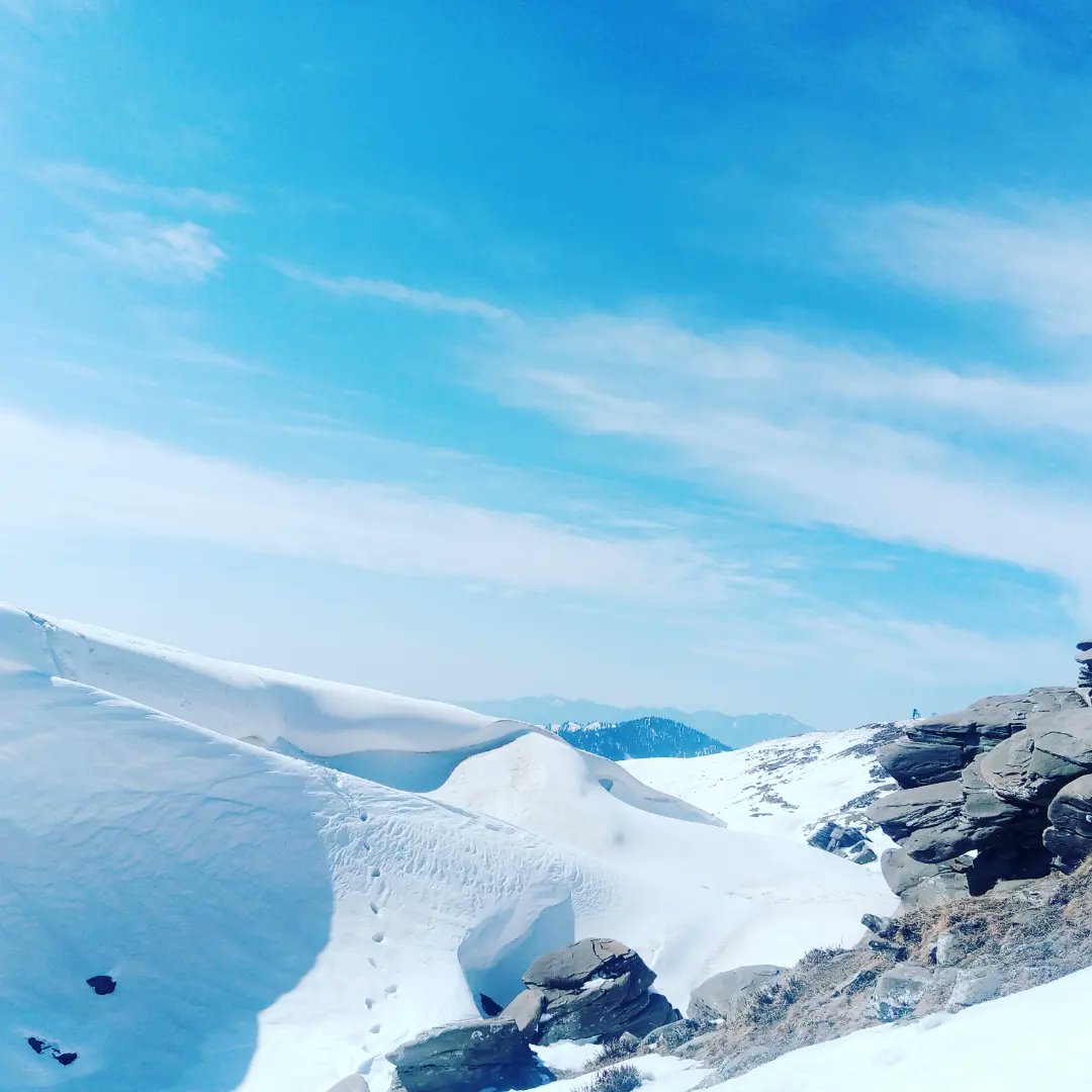 Misbahsarfraz_'s tweet photo. Kashmir heaven on earth
#kashmir #beautfulplace #snow #TuerkiyeTekYuerek #ImranKhan #PathaanDay https://t.co/RDYRa7J2lV