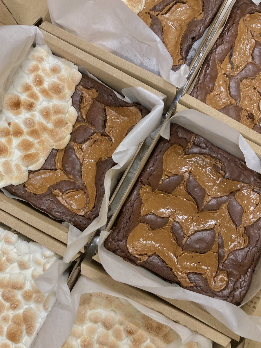 eyashares's tweet photo. My favourite brownies I would totally recommend if you nak hadiahkan to someone you know, or to enjoy tea time with your fam. Now 1.1K sold !!

Dark choc + brown sugar &amp; marshmallows/biscoff that compliment each other.

From Rm28-Rm30 for 6"
https://t.co/UbgRve4feg https://t.co/uIIL1vDcR7