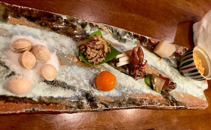 昨日は大変大変美味しいご飯をいただいて来ました。
みてくれこの美味そうなご飯を…
生サバ、馬レバ刺し、鴨しゃぶ……
どれもガチ美味しかったぞ…
宇都宮の「夢酒房かりん」さんです
新幹線で通います
https://t.co/gWjyUyXkLA 