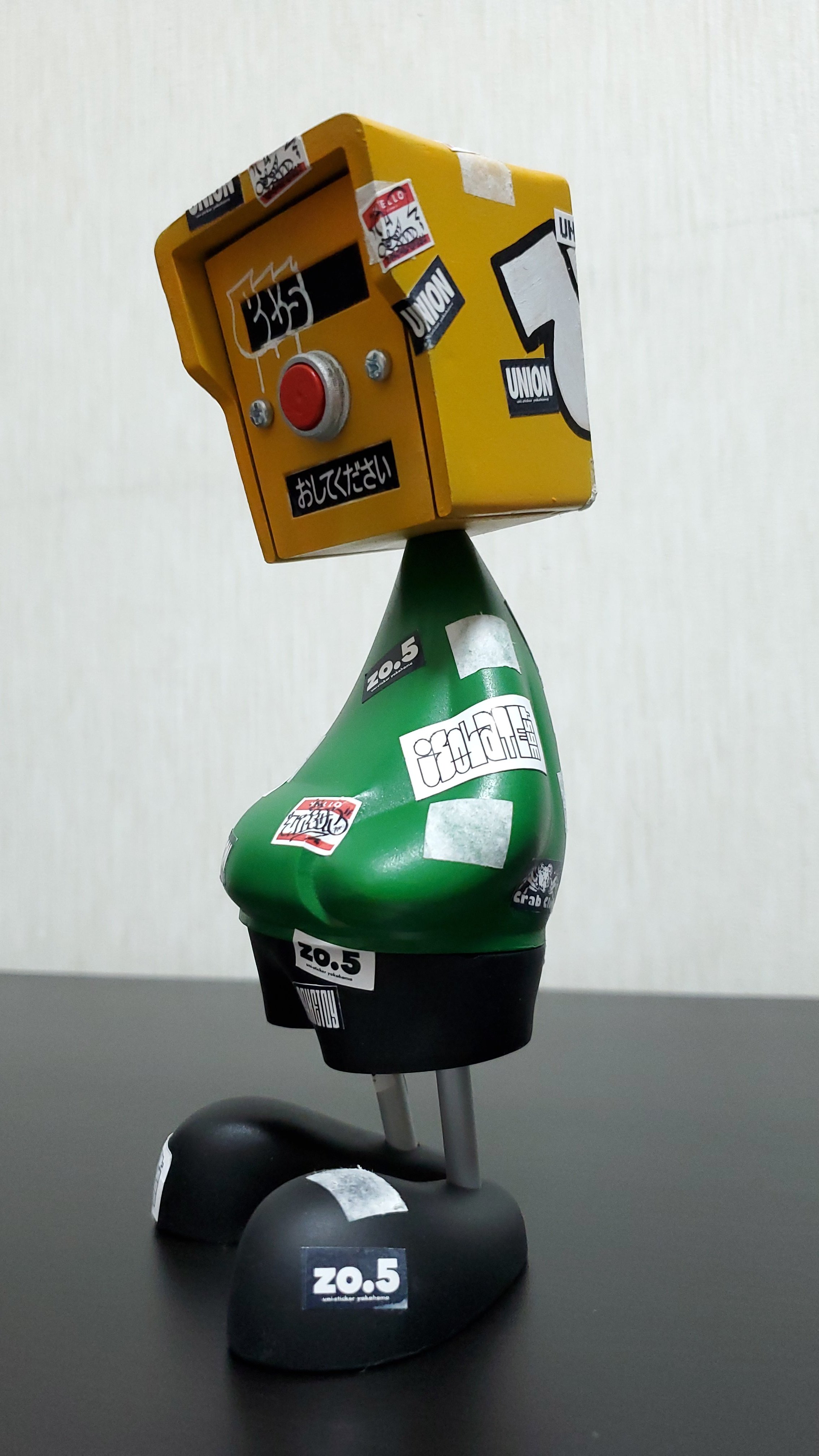 新品即決 zollmen FAKETOY 激安商品インディーズソフビ WALKER2