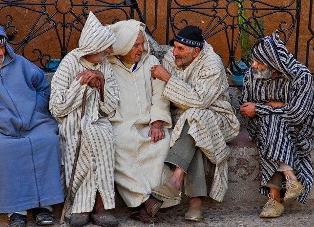 jamaliaat's tweet photo. " إنما القلوب أمانة.. فتخيَّروا لقلوبكم مستقرها ومستودعها..
أنت لست للجميع..
العالم مليء بالأشخاص الذين مهما فعلت لهم فأنت وبكل بساطة لن تعجبهم، ولن تنال رضاهم..
لكنه مليء أيضًا بأولئك الذين سوف يحبونك بشدة..
هؤلاء هم أناسك " (م)

#جماليات 
#مساء_الخيرᅠ https://t.co/ZZeMeqvmCk