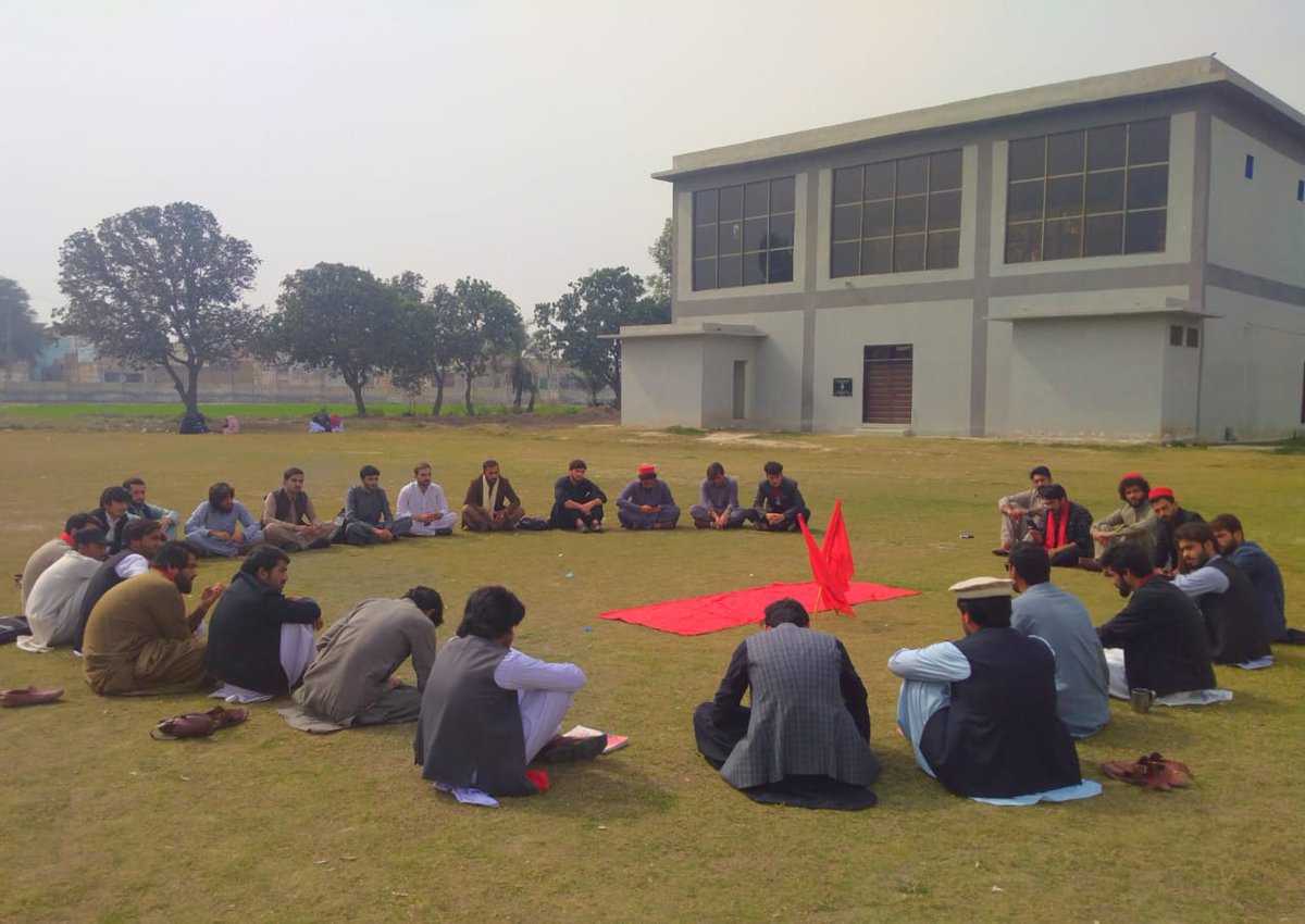 UsmanAfghaan's tweet photo. Today Study Circle on the topic of China America Cold Impacts on Pashtunkhwa was organized by #PSF in City Campus Gomal University.
Speaker: Naqeeb Comrade
#PSF_GU https://t.co/9aEAiWil1A
