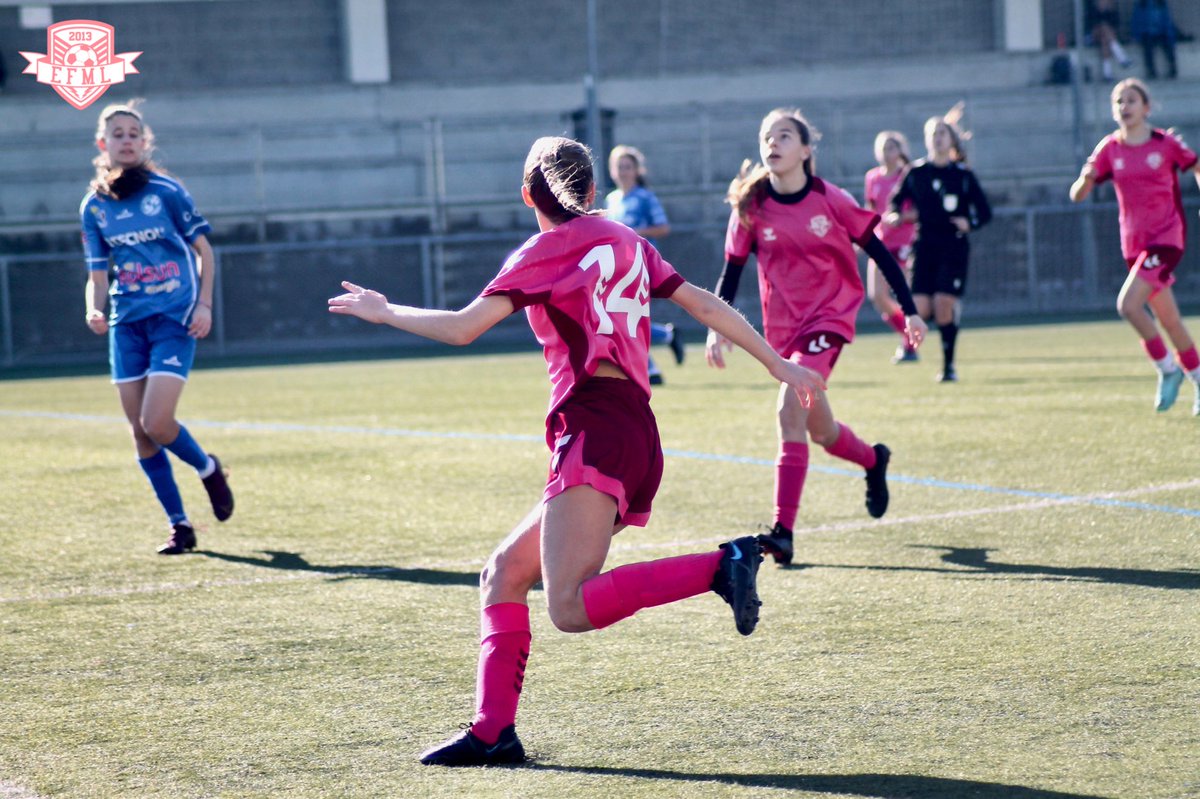 EFMLanzarote's tweet photo. 📸 Recull de fotografies del nostre Infantil i del nostre Juvenil C.
.
.
.
SOM-HI!💪🏽
#sentimentefml 
#futfem https://t.co/Xm43zJFo4i