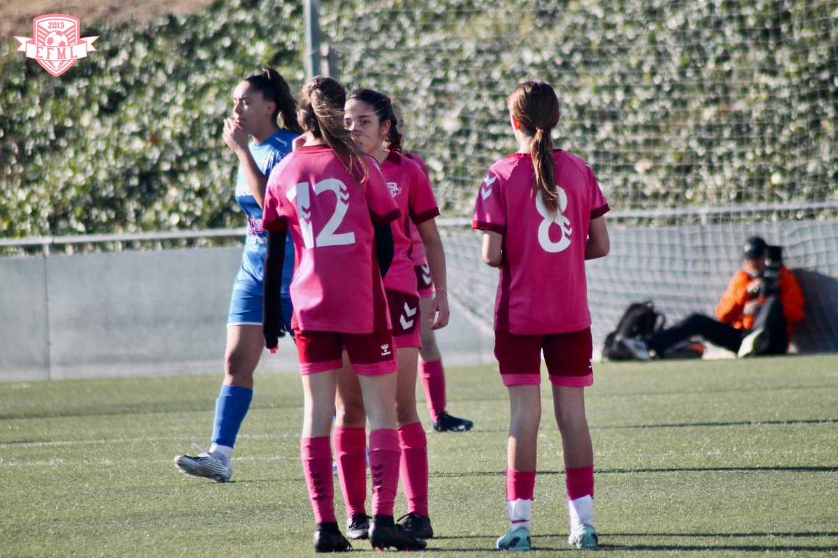 EFMLanzarote's tweet photo. 📸 Recull de fotografies del nostre Infantil i del nostre Juvenil C.
.
.
.
SOM-HI!💪🏽
#sentimentefml 
#futfem https://t.co/Xm43zJFo4i