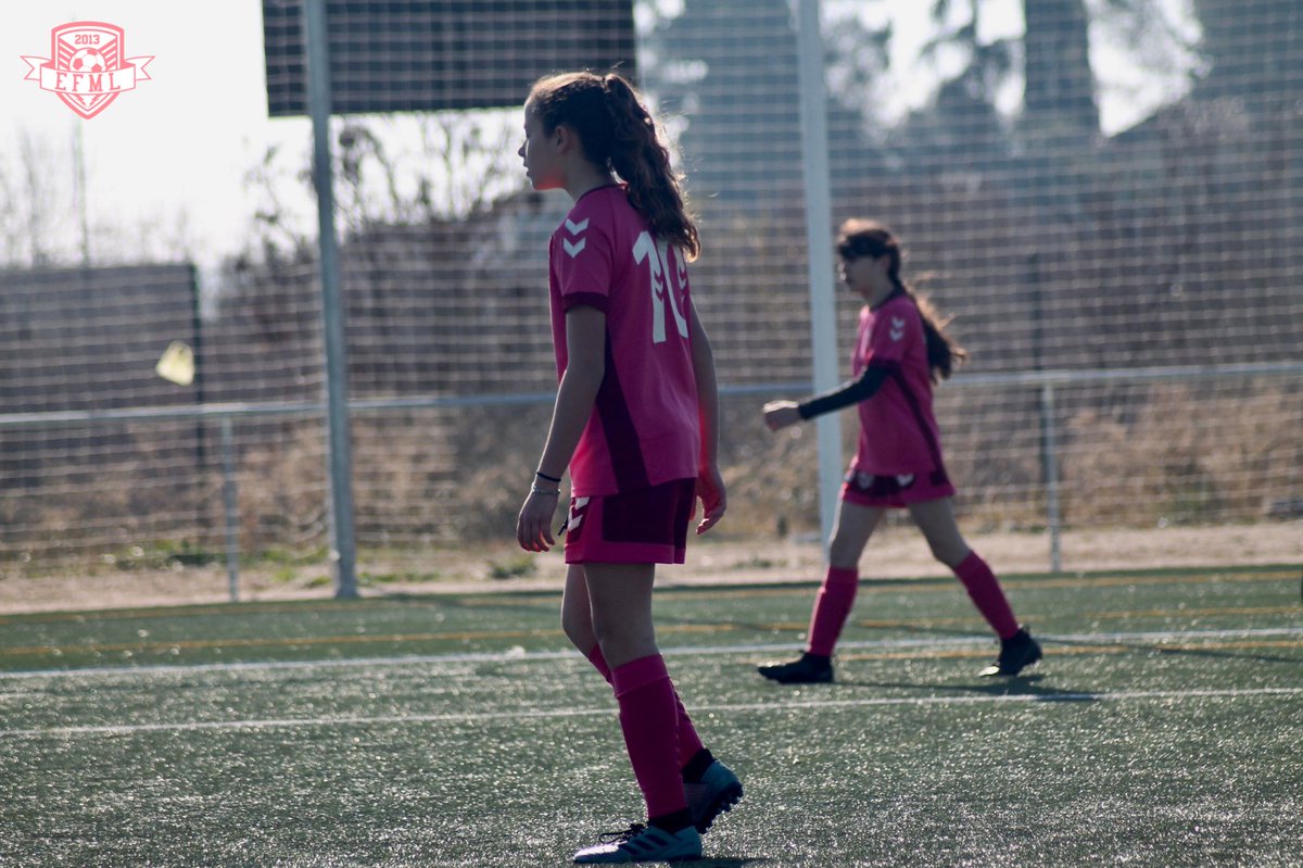 EFMLanzarote's tweet photo. 📸 Recull de fotografies del nostre Infantil i del nostre Juvenil C.
.
.
.
SOM-HI!💪🏽
#sentimentefml 
#futfem https://t.co/Xm43zJFo4i