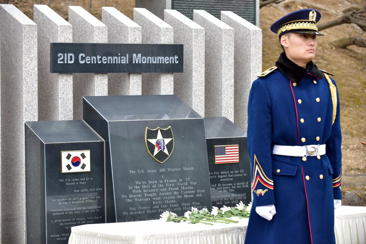 2INFDIV's tweet photo. Today, ROKA GOC hosted a ceremony to mark the 72nd anniversary of the Chipyoung-ni battle. The battle was a critical fight that helped blunt the Chinese 4th Offensive. This marked the Chinese 1st significant defeat from the UNC in the #KoreanWar.
#2IDHistory
#AssignmentofPurpose https://t.co/2kQLghiVce