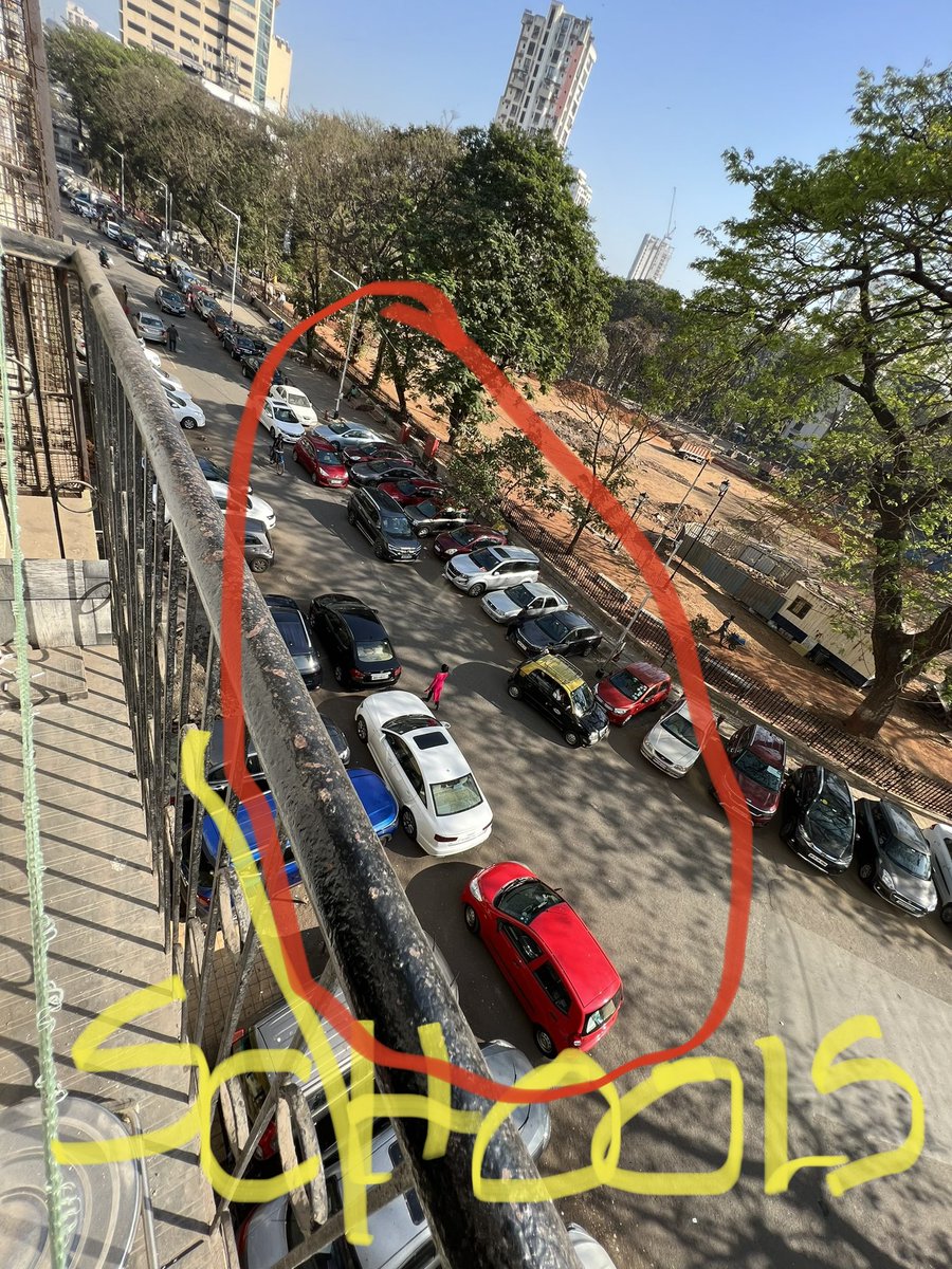 GowaliaTank2636's tweet image. #Yellow line indicates 2 schools (1 of which is for #specially #abled children) #Double #Triple #Illegal parking 24x7x365 with no action by @MumbaiPolice @MTPHereToHelp #mtpNOTHEREtohelp… @CPMumbaiPolice @DGPMaharashtra TEJPAL RD
@TheDailyIndiaN2 @fpjindia request to investigate