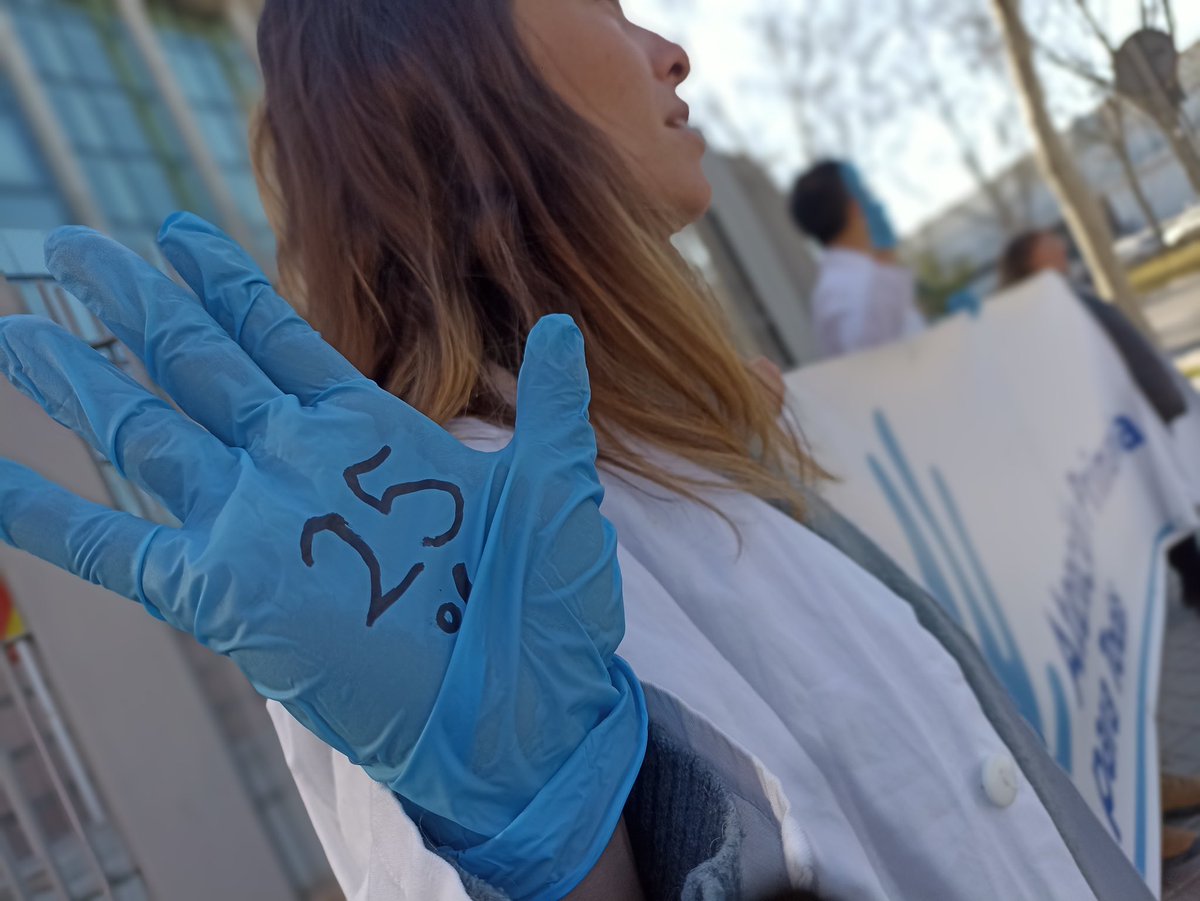 La OMS recomienda un 25% del presupuesto para una #APdecalidad La media española es un 14%. La más baja la <a href="/ComunidadMadrid/">Comunidad de Madrid</a> con un 11%. #AtencionPrimariaParaTodas #AP25