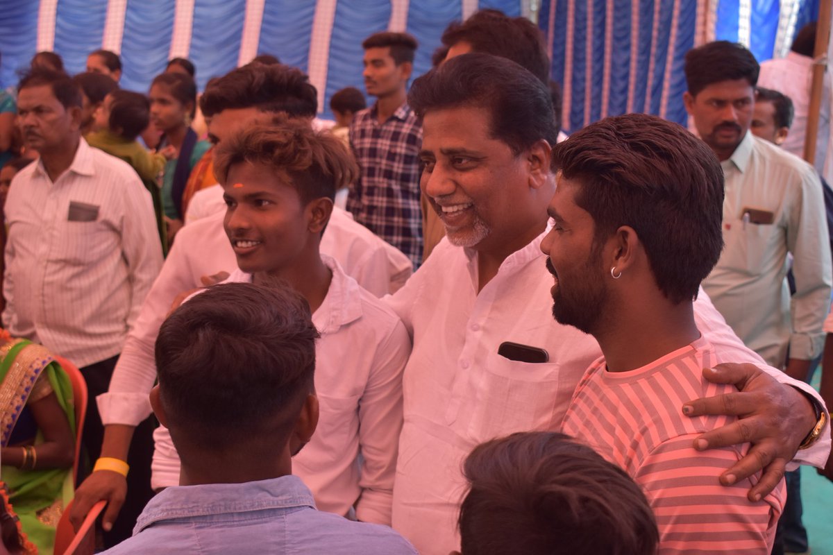 hnfimamniyazi's tweet image. ಇಂದು‌ ಹೊಸಪೇಟೆಯ ಬೈಲ್ವದ್ದಗೇರಿ ಗ್ರಾಮದಲ್ಲಿ ಮಂಚಾಲಿ ಕುಟುಂಬದವರ ಮದುವೆ ಸಮಾರಂಭಕ್ಕೆ *ಹೊಸಪೇಟೆಯ ಸಮಾಜ ಸೇವಕರು ಹಾಗೂ ವಿಜಯನಗರ ಜಿಲ್ಲಾ ಕಾಂಗ್ರೆಸ್ ಪ್ರಚಾರ ಸಮಿತಿಯ ಅಧ್ಯಕ್ಷರಾದ ಹೆಚ್.ಎನ್.ಎಫ್.ಇಮಾಮ್ ನಿಯಾಜಿ ಅವರು*  ಪಾಲ್ಗೊಂಡು ವಧು-ವರರಿಗೆ ಶುಭಹಾರೈಸಿದರು
#marriage #fuction