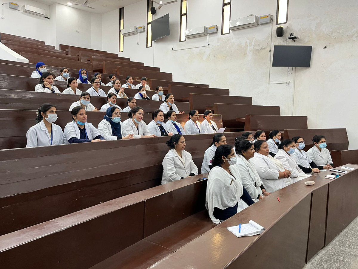GMCHJAMMU's tweet photo. Congratulations to the staff who were appreciated for their work during the new initiative of Team GMCH “Aspatal pa charcha” An interactive session amongs the ward Hospital staff &amp; Management regarding scaling new heights in patient care, Patient &amp; service providers satisfaction. https://t.co/Bm5eNgqkI5