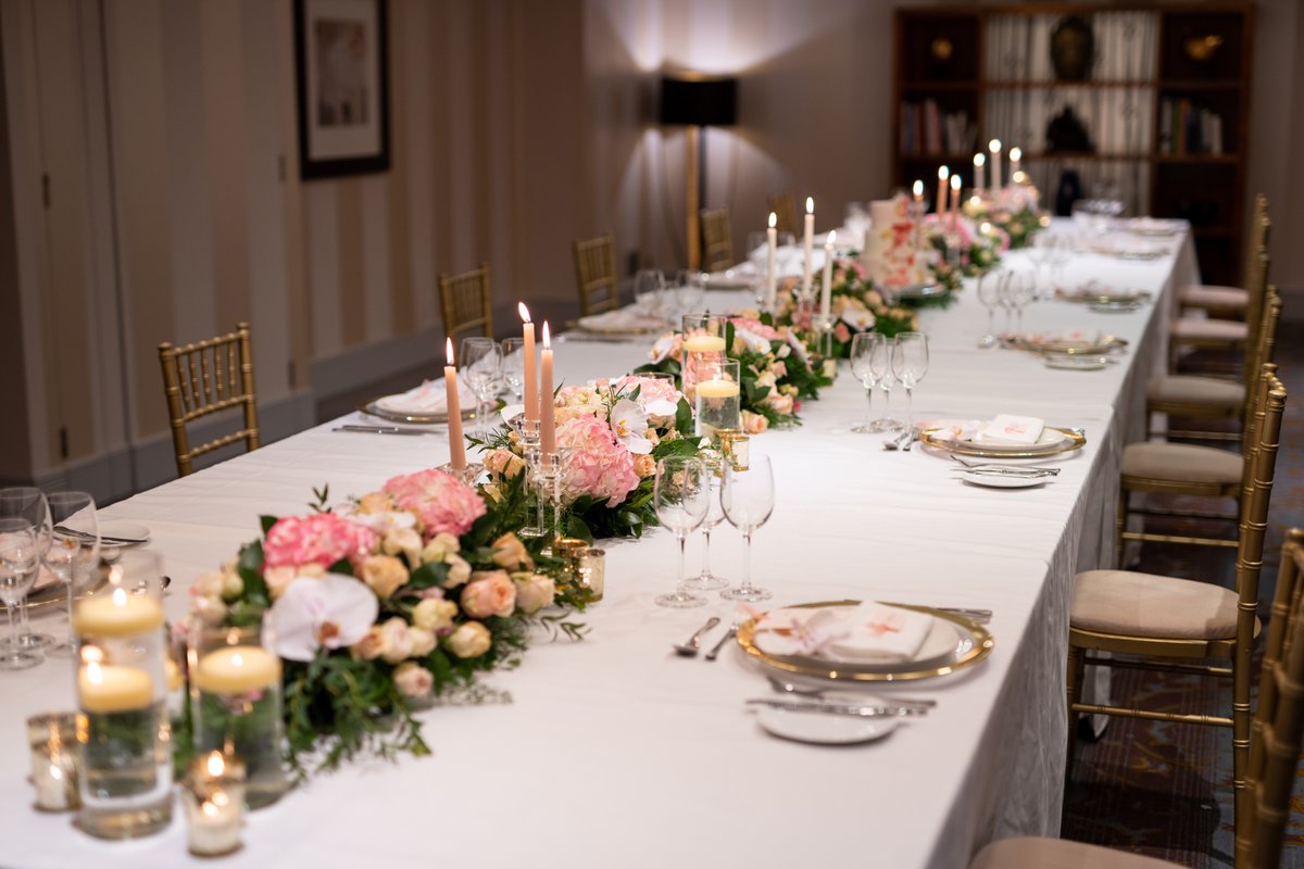 FlorissaDesigns's tweet photo. Timeless elegance, beautiful shades of pinks and soft candlelight is what we do best.
#WEDDINGPHOTOGRAPHY #weddinginspiration #Flowers #weddings https://t.co/ivFijXp9b8