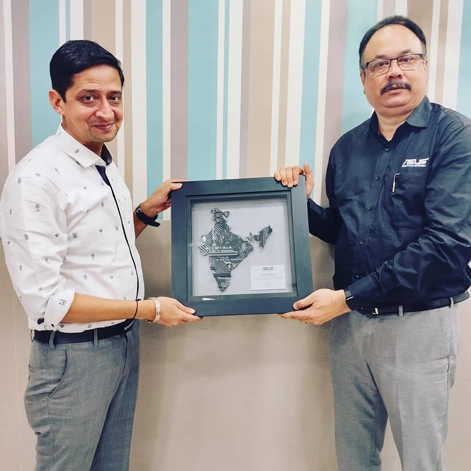 mdcomputers_in's tweet photo. We are thrilled to announce that we've been awarded the Elite Partner Award and Certificate by @ASUSIndia 
Thank you so much for recognizing our hard work and dedication. We're honored and look forward to continuing our partnership with this fantastic brand.
#MDComputers #Asus https://t.co/UcrZX4FTjj