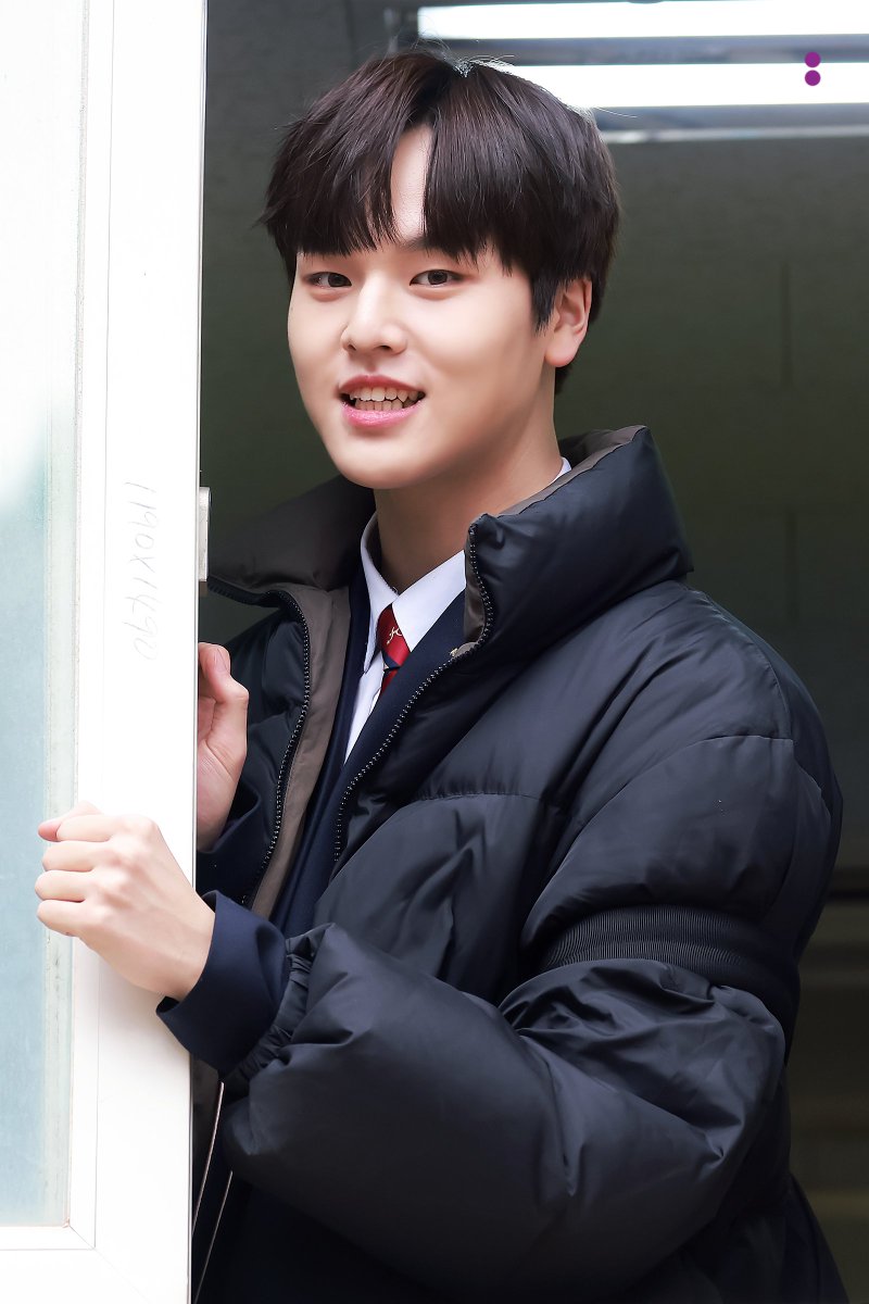 for_t0ninam's tweet photo. 230210 한림예고 졸업식

모에덩어리 우리 도깅이🤍

#DOHYON #NAMDOHYON #남도현
#BAE173 #비에이이173 https://t.co/72eQOOG7nq