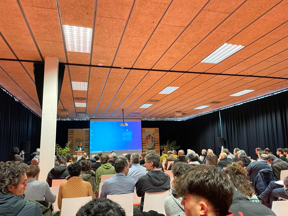 ADRCatCentral's tweet photo. 📢 L'@ADRCatCentral és present en la jornada inaugural de la Fira de l'Energia i la Construcció Sostenible a #Vic 

📅 @fecsvics organitza els dies 16, 17 i 18 de febrer desenes d'activitats per promoure la utilització d’energies renovables i bioconstrucció. 

#fecs #fecsvic https://t.co/sUrnp0s0wW
