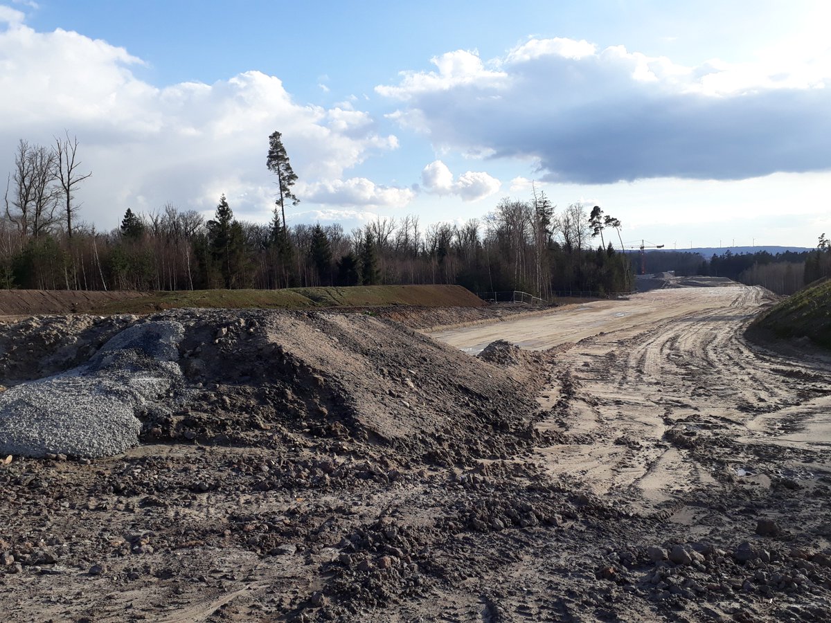 Heute im #Danniskandalkalender: eine vorgeschriebene Messstelle, die nie eingerichtet oder ersetzt wurde! Wer will weiterhin behaupten, umfangreiche Maßnahmen sorgen für die Sicherheit des Wasser??? #a49illegal #waldstattasphalt #alwazir danni-lebt.de/widerstand/ska…