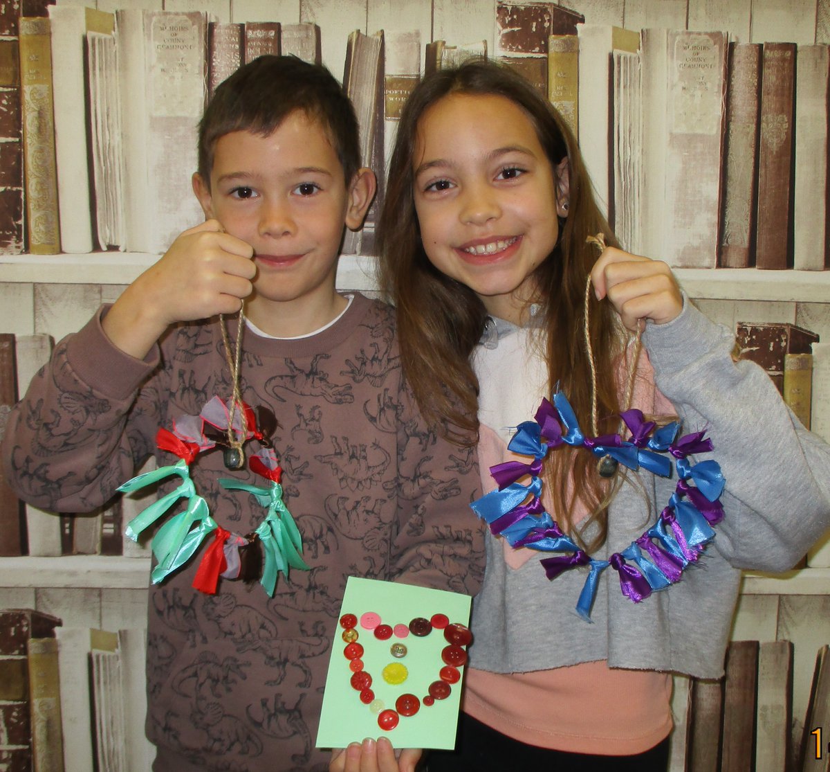 LancsLibraries's tweet photo. It has been a very busy morning we want to say thank you to the #FreckletonLibrary Craft and Chat ladies who helped the children make some amazing Valentine crafts! https://t.co/Ruhjv4NglI