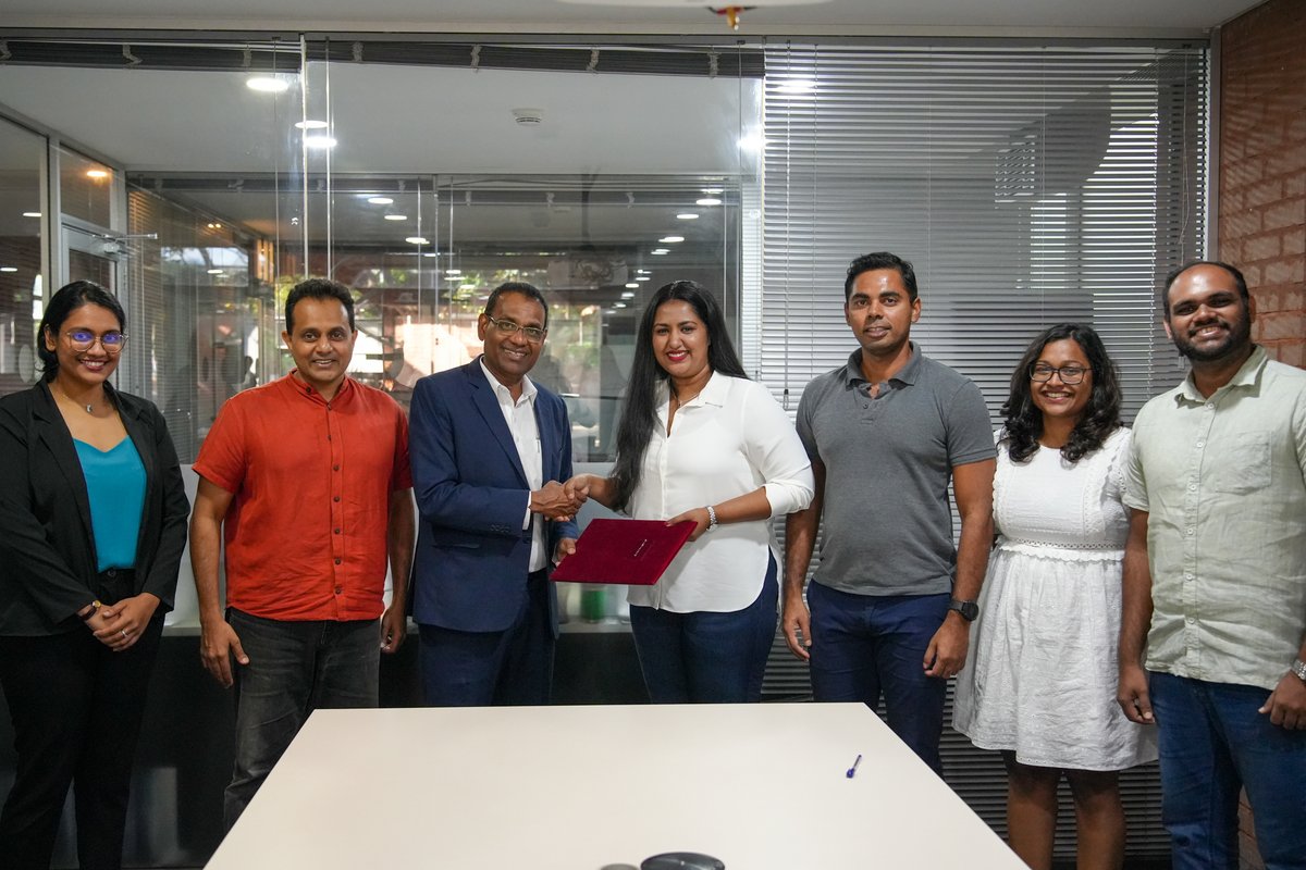 calcey's tweet photo. We're happy to announce that we've signed a MOU with @APIITsl 🖊
#mou #apiit #calcey https://t.co/hLVjmIH9Nd