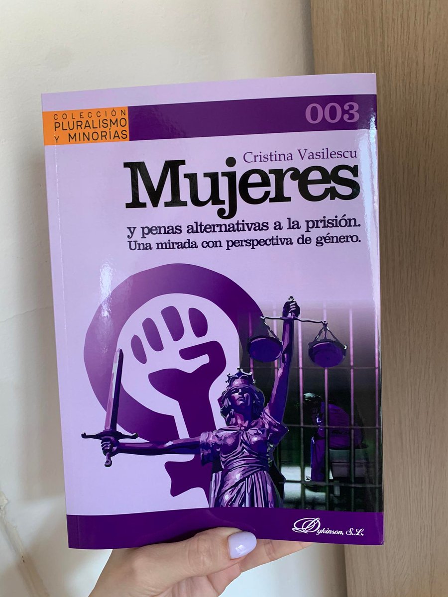 Cris_Vasilescu's tweet photo. 🟣😊Muy contenta de poder decir que desde hoy ya se encuentra disponible mi primer libro "Mujeres y penas alternativas a la prisión: una mirada con perspectiva de género", publicado por @dykinsonlibros 

Se puede encontrar aquí:
https://t.co/kdiHUBVwfn

Hilo resumen👇🏻 https://t.co/Xe1rik5bJh