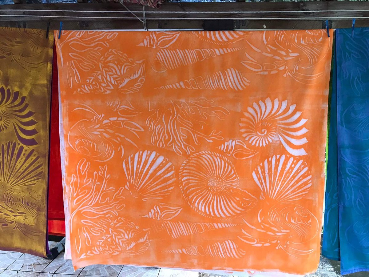 hockeyloversim's tweet photo. Hey guys; these pics are of hand printed sulus made by my talented friend who is just getting started on her own material printing business 🥰 each item she makes and sees individually by hand in between time looking after her two boys and all of her family 🥰 https://t.co/WkADj5v8Ro