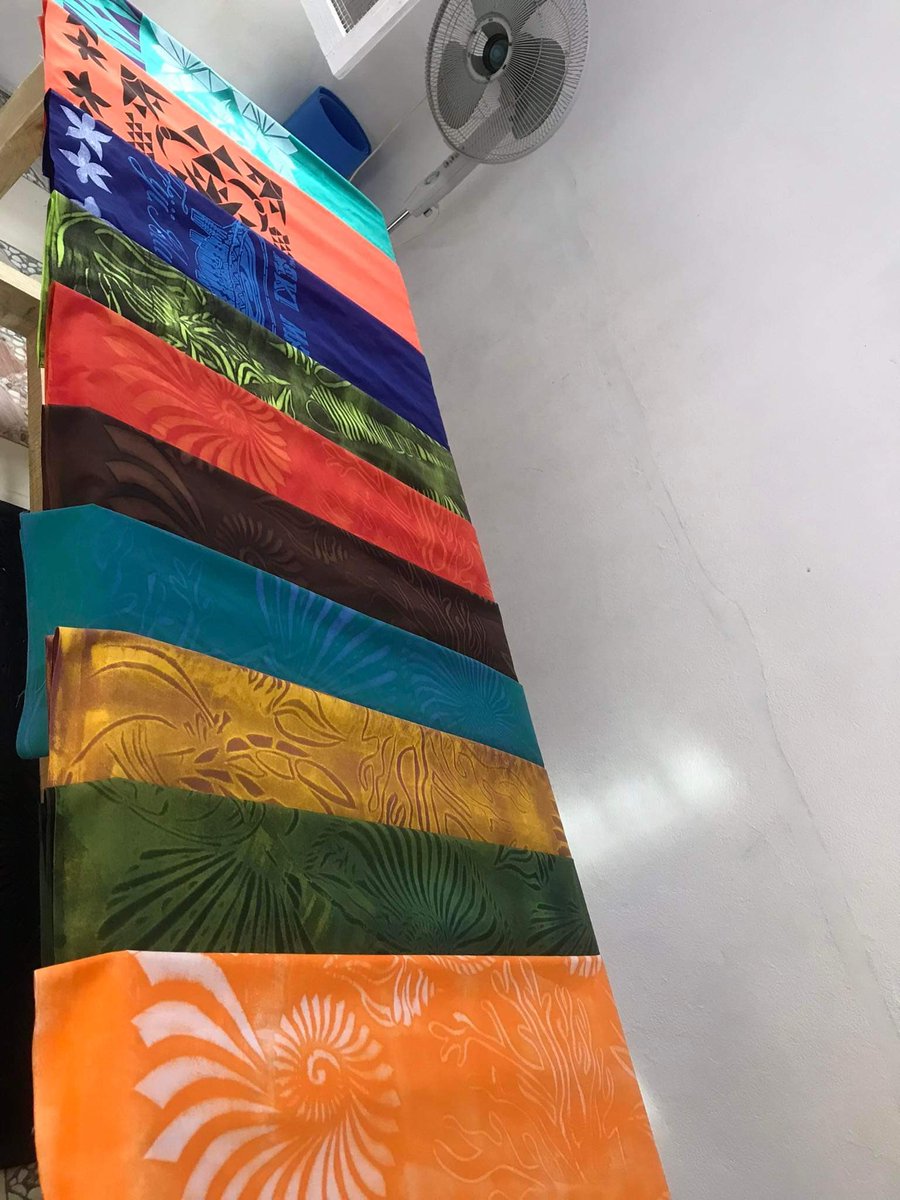 hockeyloversim's tweet photo. Hey guys; these pics are of hand printed sulus made by my talented friend who is just getting started on her own material printing business 🥰 each item she makes and sees individually by hand in between time looking after her two boys and all of her family 🥰 https://t.co/WkADj5v8Ro