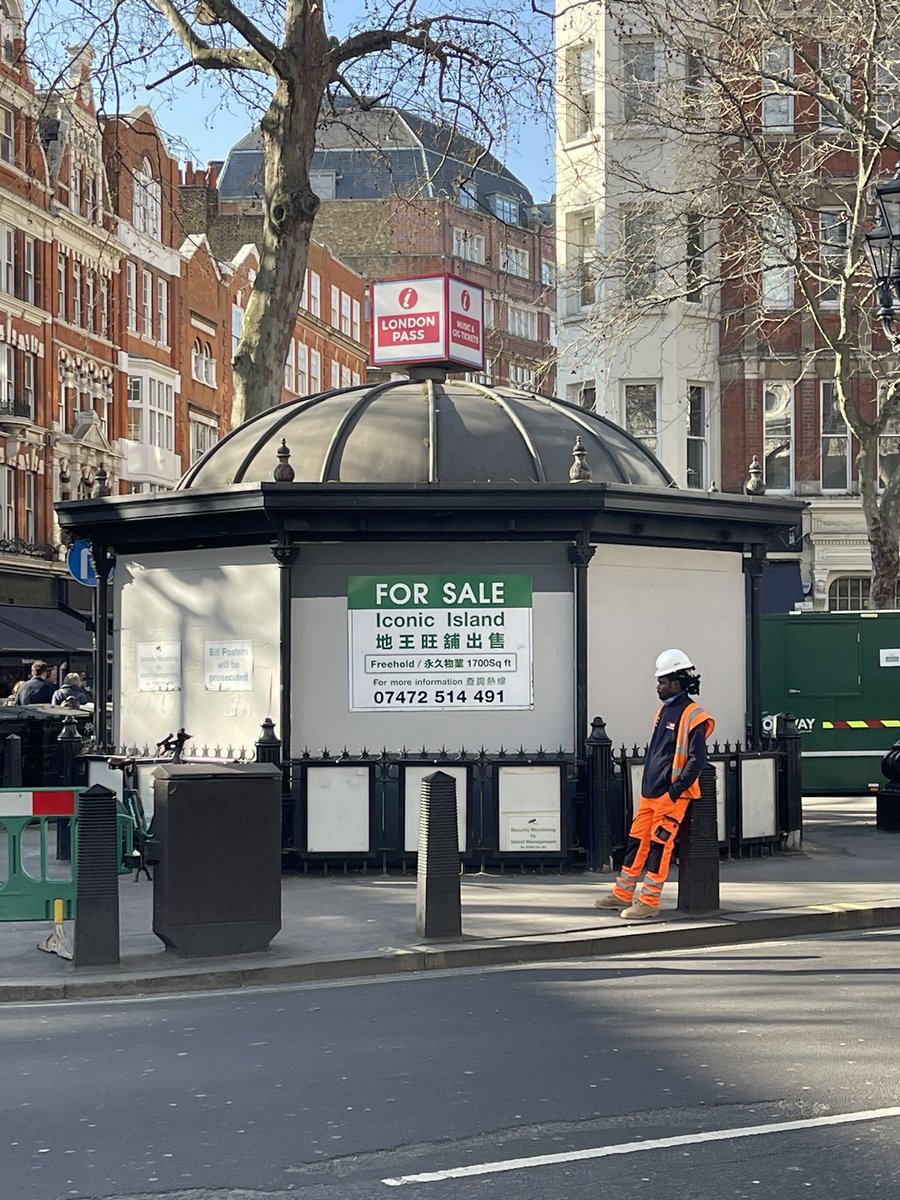 deadbogs's tweet photo. 4. Charing Cross Road, WC2H. | b. ? (Victorian), d. 1970s. https://t.co/RYzGSJ9jXD