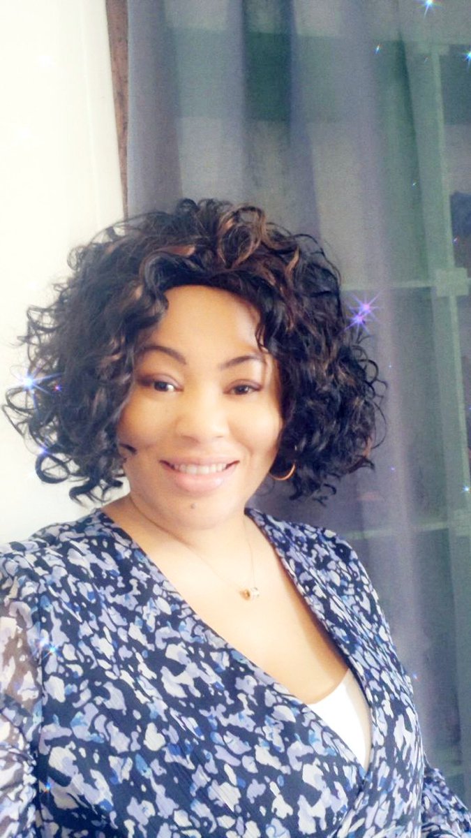 Ruthmuya8's tweet photo. A dater de ce jour, je deviens #CATCHEUSE.
Je suis manager de moi-même donc je ne prends que du cash comme #Don
Soutenez votre compatriote sinon je change de nationalité point. https://t.co/h4UHg0Yrq4