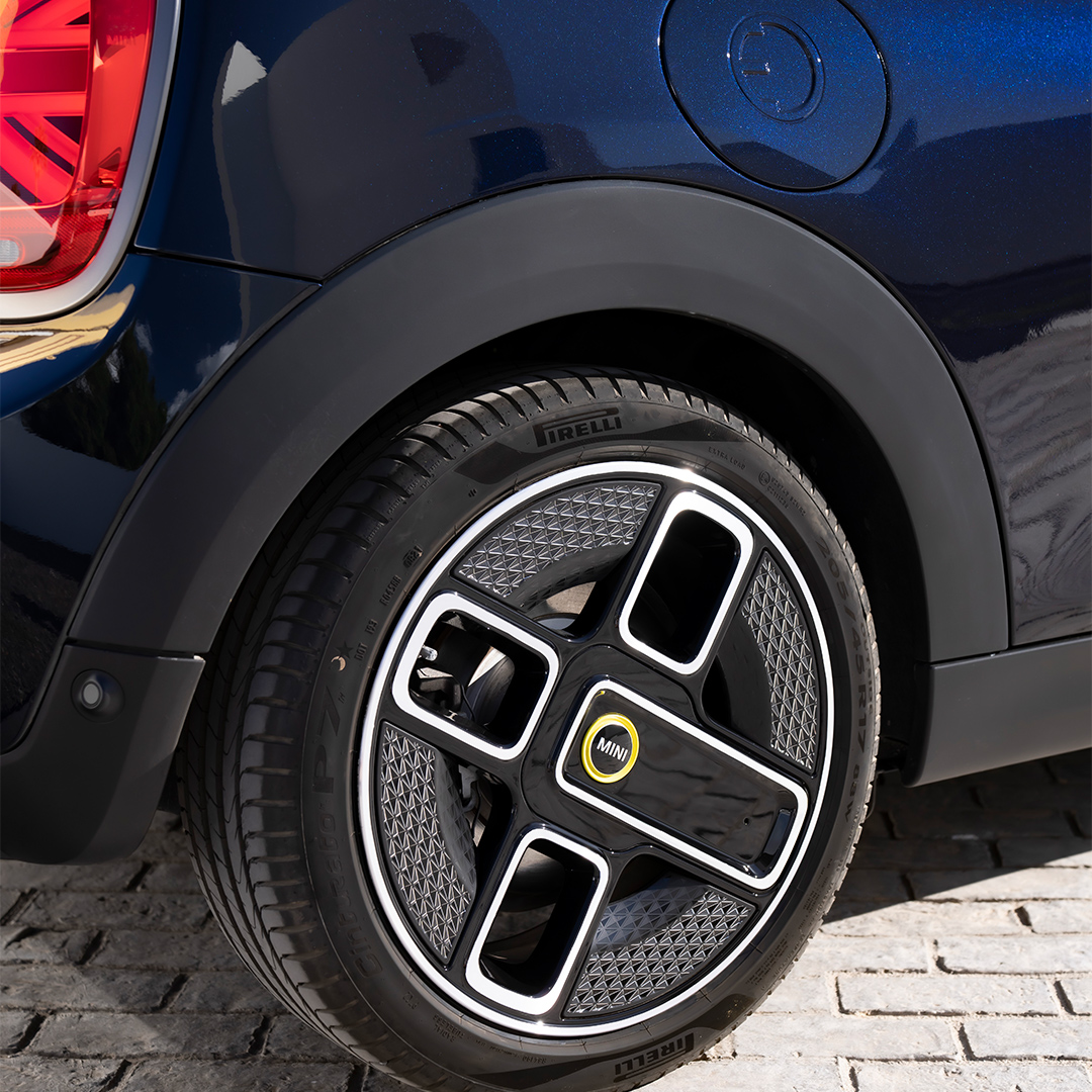 Charged up, roof down and ready to go. Say hello to the first-ever MINI Electric Convertible, one of 999 worldwide and only 150 exclusive to the UK.

Head to the link in our bio to discover more.

#MINI #MINIUK #MINIElectricConvertible #MINIElectric #FeelTheFlow