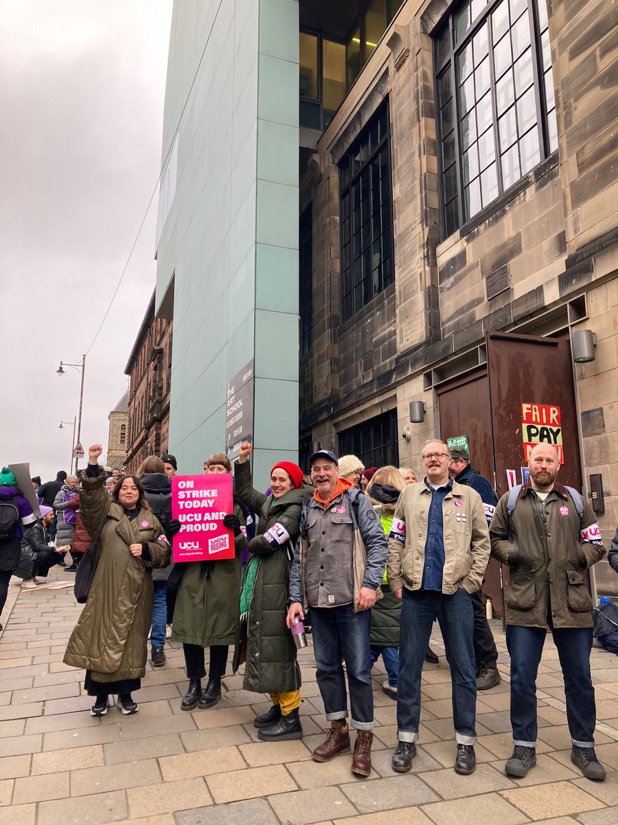 Here's the evidence <a href="/GSofA/">The Glasgow School of Art</a> ...