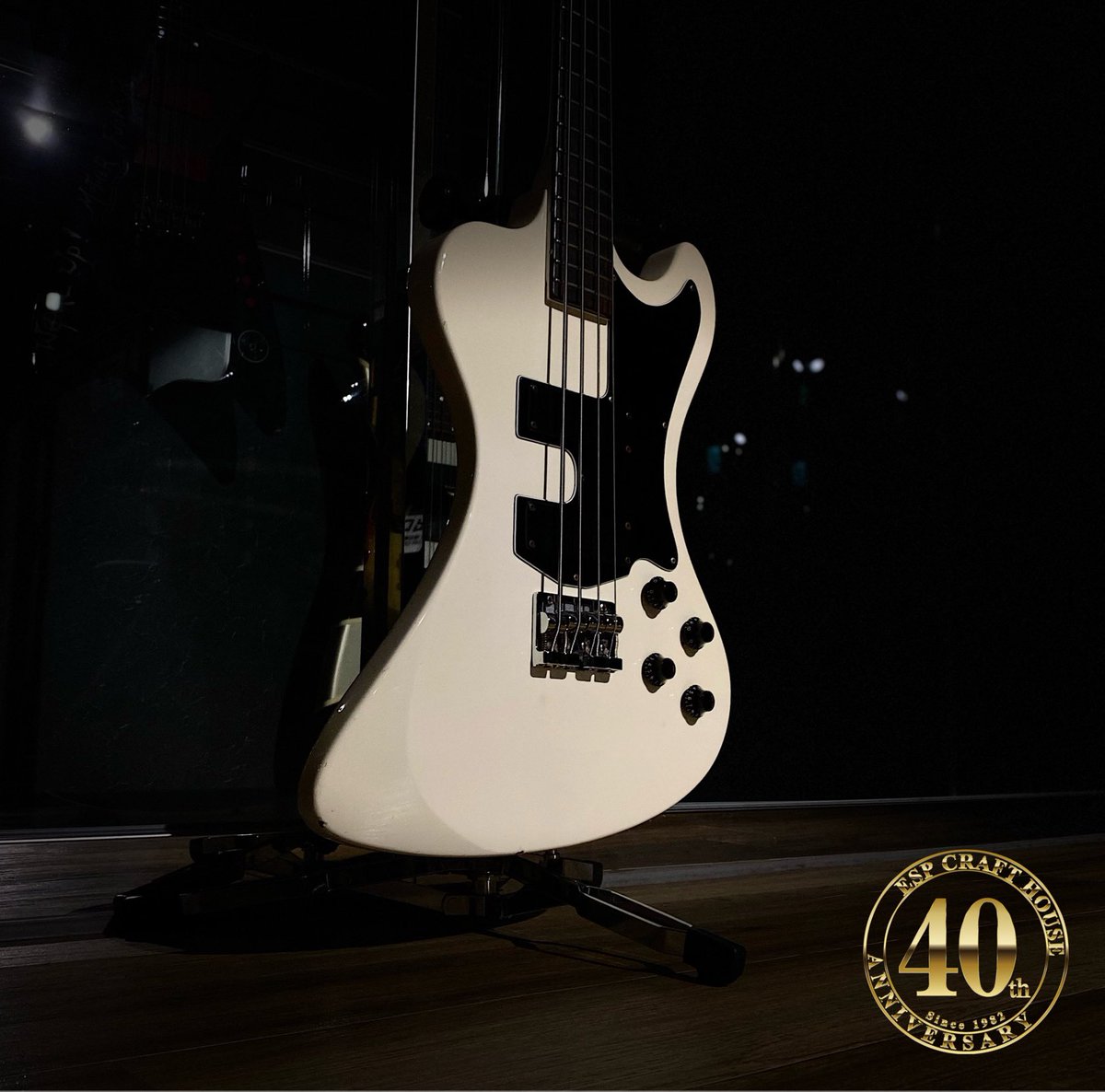 espcrafthouse's tweet photo. ESP CRAFT HOUSE 40th Anniversary Exhibition 《DIR EN GREY 薫・Toshiya・Die × ESP》

Toshiya

ESP
D-TR［RU-DRIVE］

Color : White

#direngrey 
#toshiya 
#esp渋谷40th 
#espmuseum https://t.co/lLkviirx9k