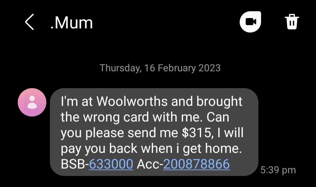2Righty's tweet image. These Australian Scams are getting creative 🤣🤣 Homie somehow showed as .Mum 💀