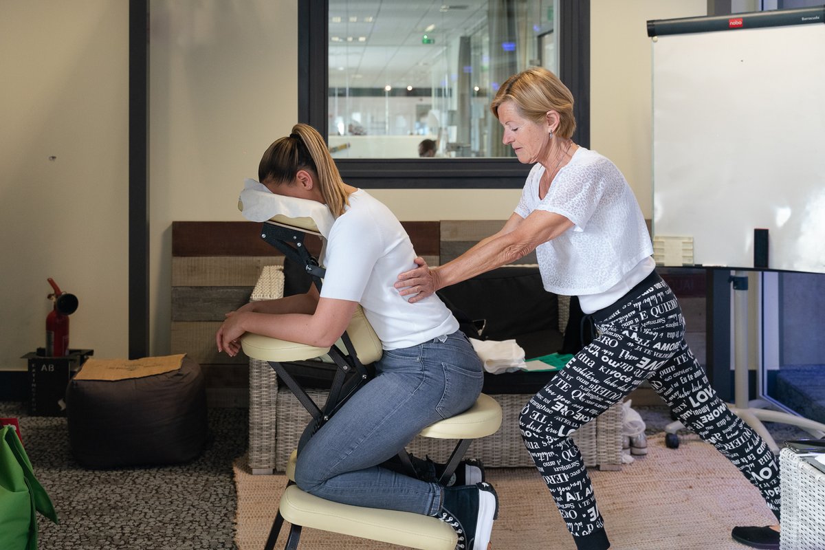 Le #BienEtre est une de nos valeurs 🔑 : nous mettons en place des initiatives pour permettre à nos équipes de s'épanouir dans leur vie pro &amp; perso
👉🏾 moments de convivialité 
👉🏾 formations/conférences de développement personnel
👉🏾 partenariats avec par ex Ma Bonne Fée ou <a href="/Gymlib/">Gymlib</a>