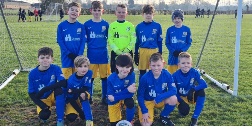 Resuscitation Council UK (@resuscounciluk) on Twitter photo RCUK & <a href="/BottesfordFC/">Bottesford FC, Leicestershire</a> U10 Yellows are using the power of sport to raise CPR awareness by being the first grassroots club in Nottinghamshire to have the CPQR code on their kit.
We hope it will help as many people as possible learn this lifesaving skill ❤️
resus.org.uk/about-us/news-… RCUK & <a href="/BottesfordFC/">Bottesford FC, Leicestershire</a> U10 Yellows are using the power of sport to raise CPR awareness by being the first grassroots club in Nottinghamshire to have the CPQR code on their kit.
We hope it will help as many people as possible learn this lifesaving skill ❤️
resus.org.uk/about-us/news-…