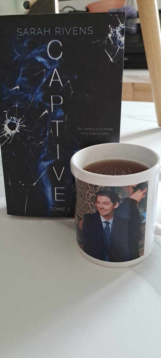 Cassandra_16_'s tweet image. What&apos;s better than a perfectly infused 
Earl Grey in the most smiling mug while reading an incredible book in a comfy pyjamas after a good cleaning house ? 
Have a good day guys 😘
#SaveProdigalSon #ProdigalSon #ThanksForTheHelp