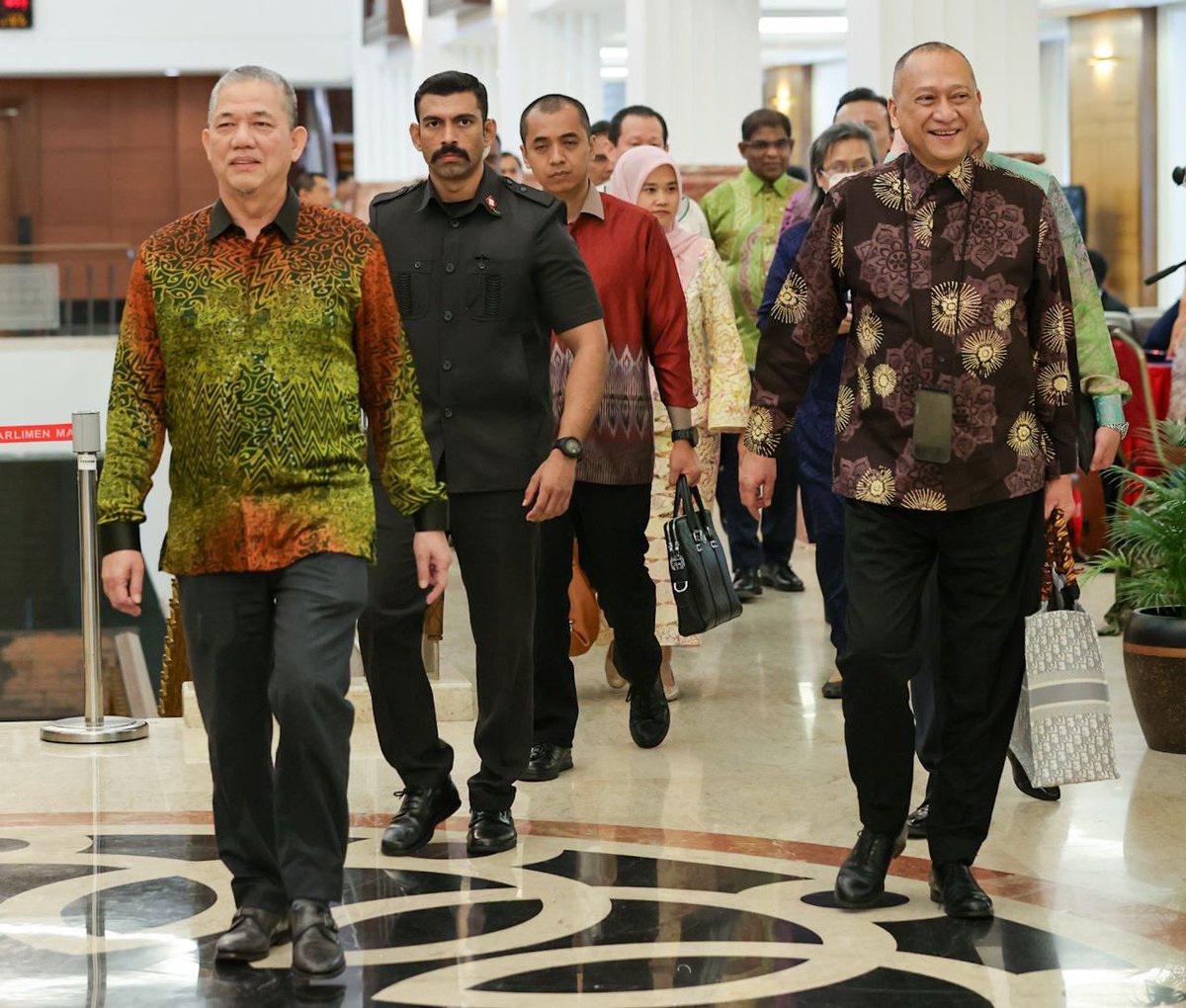 PetraJayaMP's tweet photo. Menerima Kunjungan Hormat 11 Bakal Ketua-Ketua Perwakilan Diplomatik Malaysia ke Luar Negara di Parlimen petang ini tadi.
#FYForYou
#MalaysiaMADANI https://t.co/xfeUPCSMdj