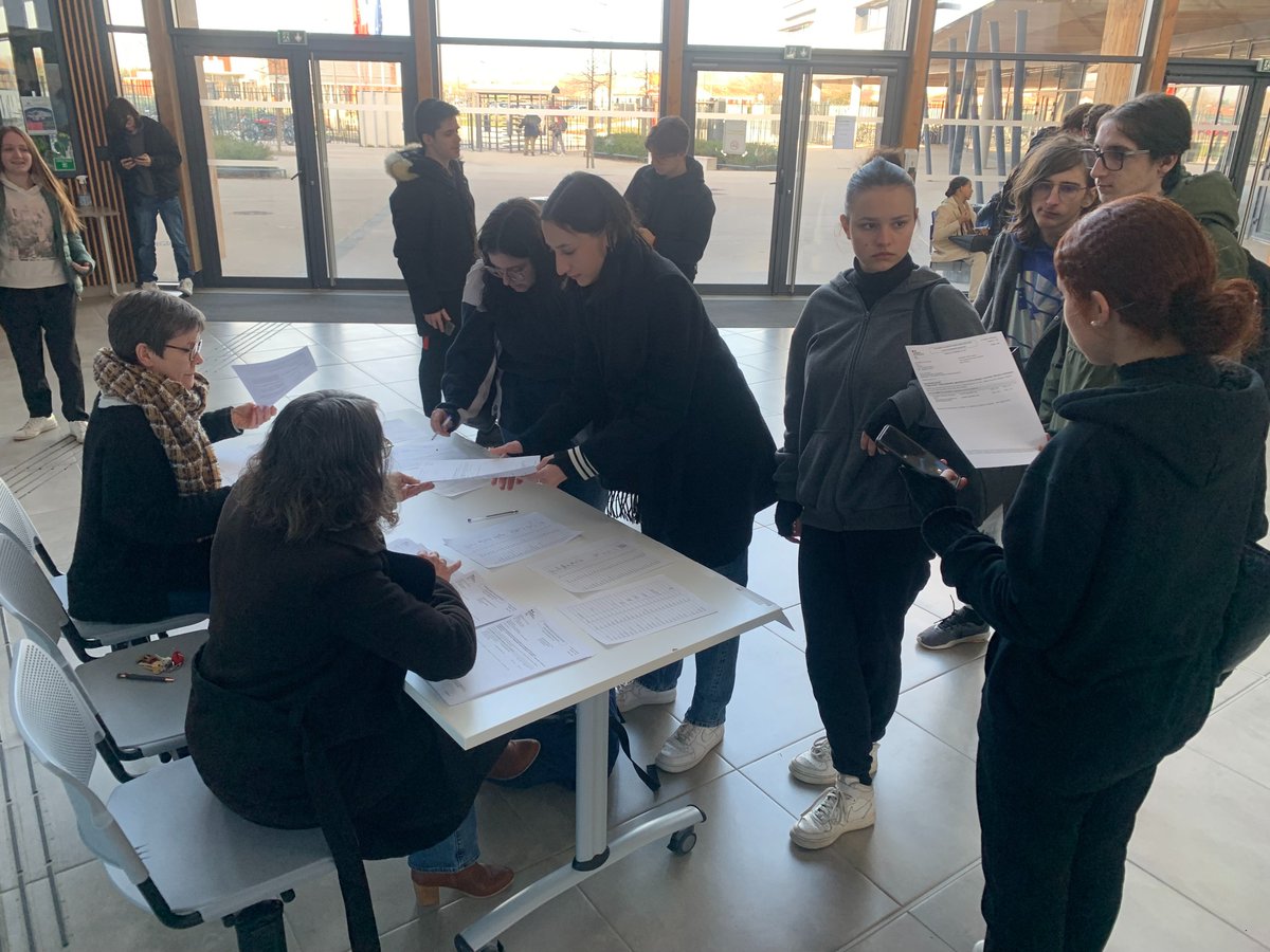 Lycée Olympe de Gouges MONTECH tweet media